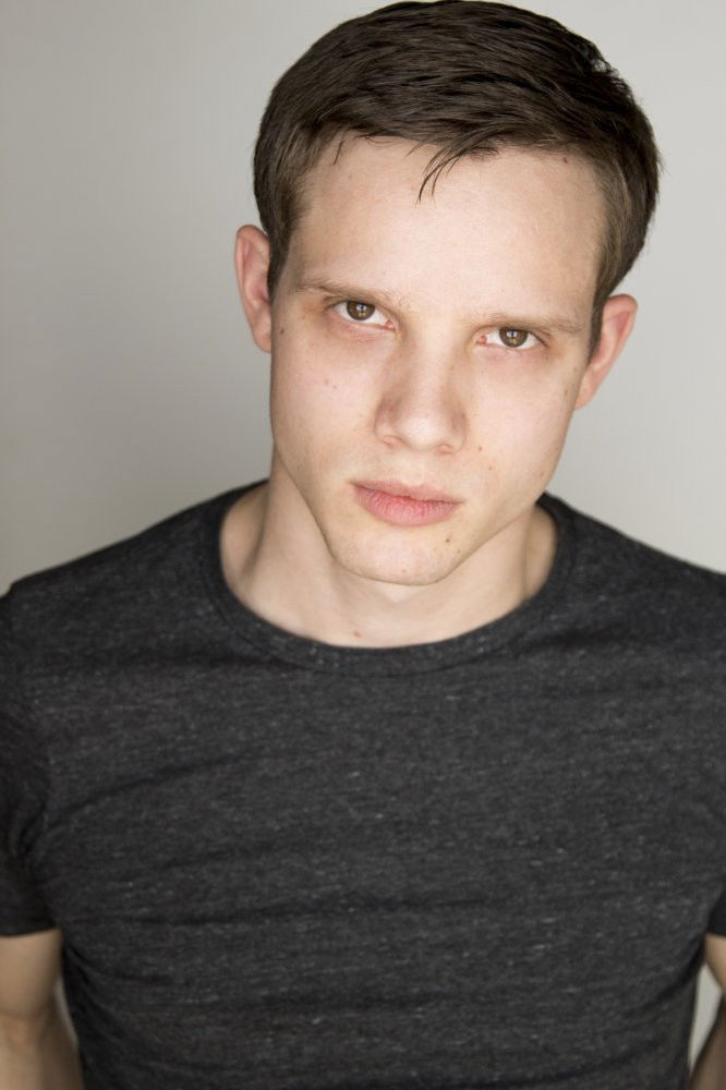 Dejvid A. Jørgensen backdrop