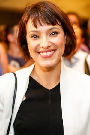 Kláudia Xhuvin backdrop