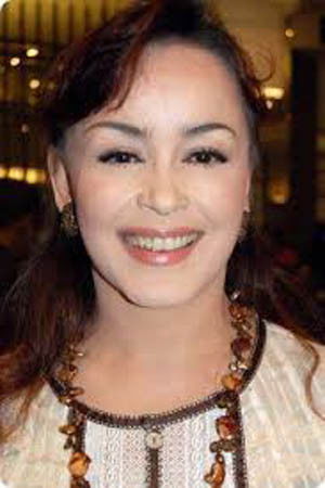 Chintami Atmanegara backdrop