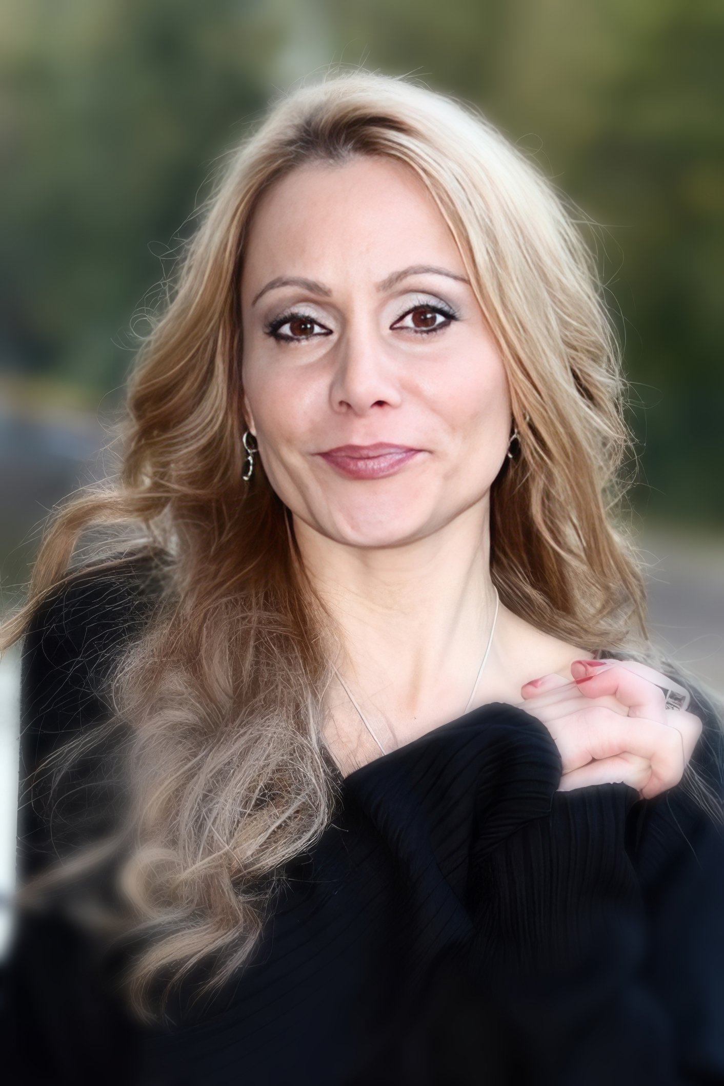 Lucia Klein Svoboda backdrop