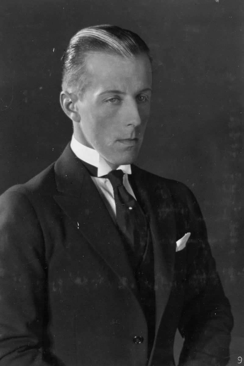 Carl von Haartman backdrop