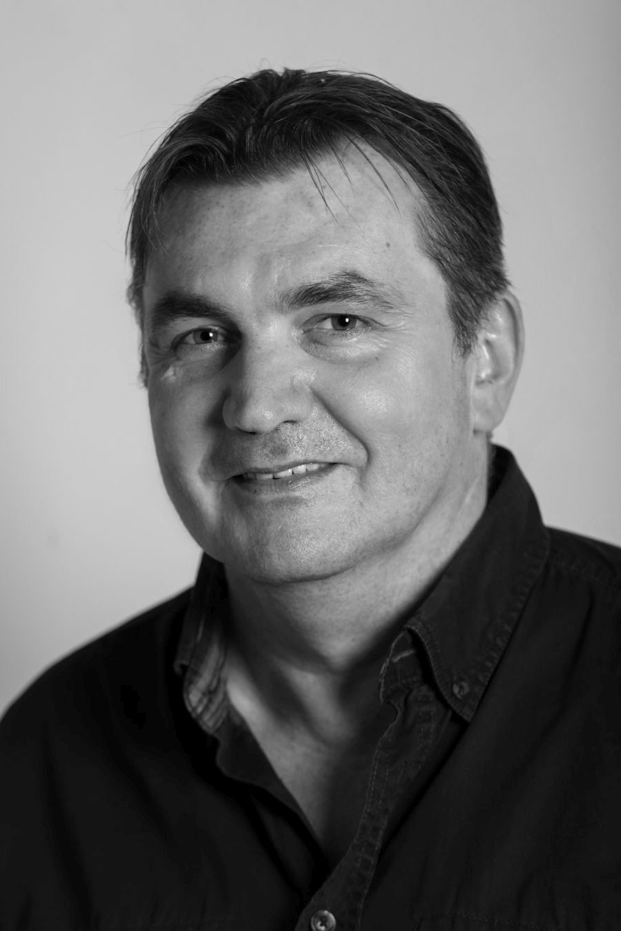 Zoltán Csankó backdrop