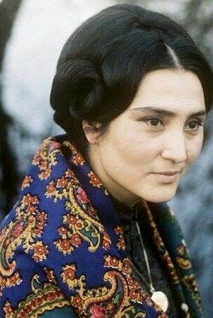 Maya-Gozel Aimedova backdrop