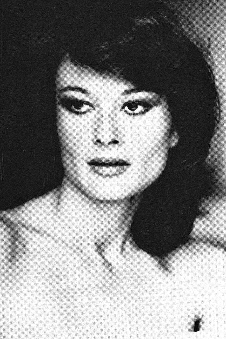 Mara Danaud backdrop