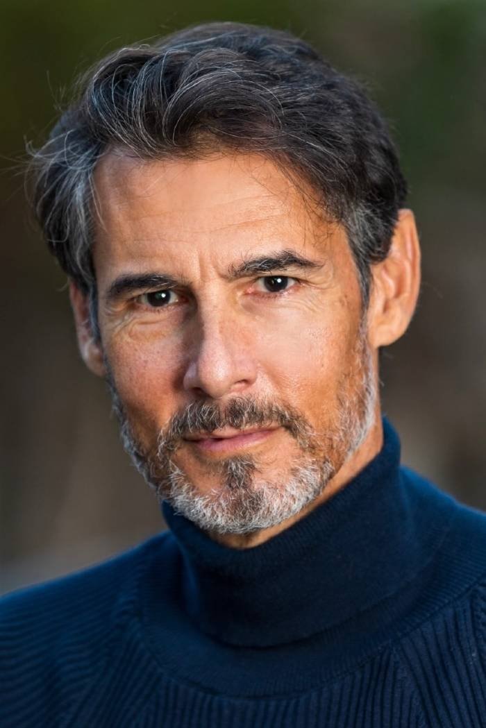 Frankie Dell backdrop