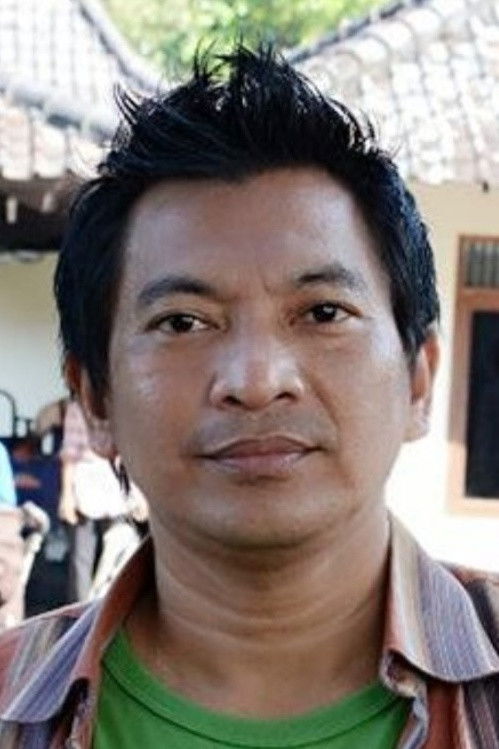 Ian Bahtiar backdrop