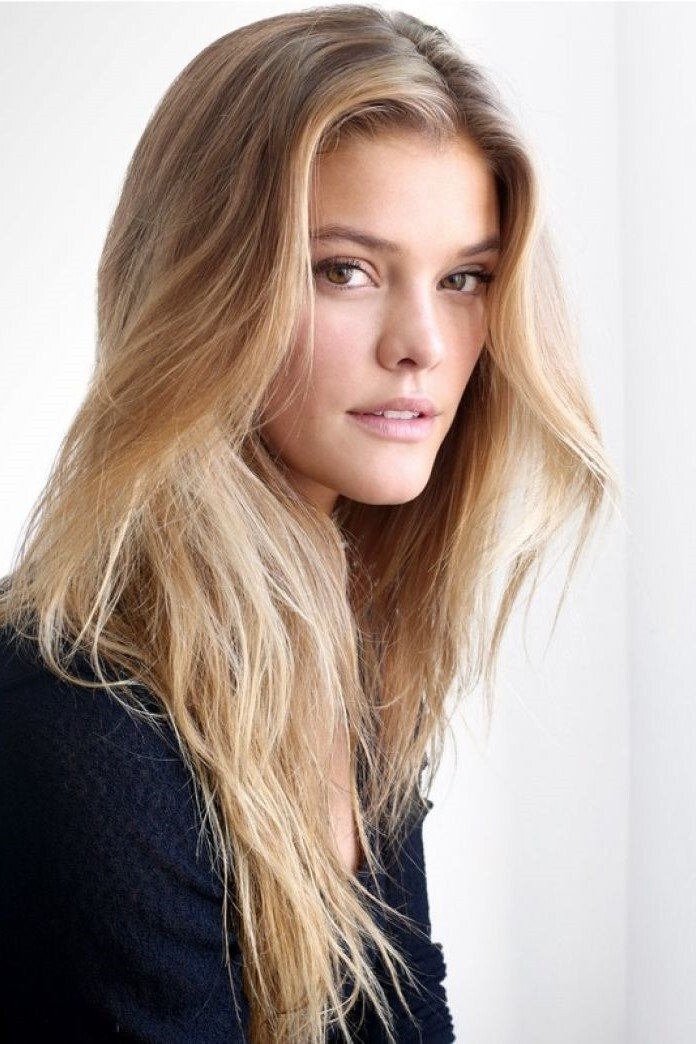 Nina Agdal backdrop