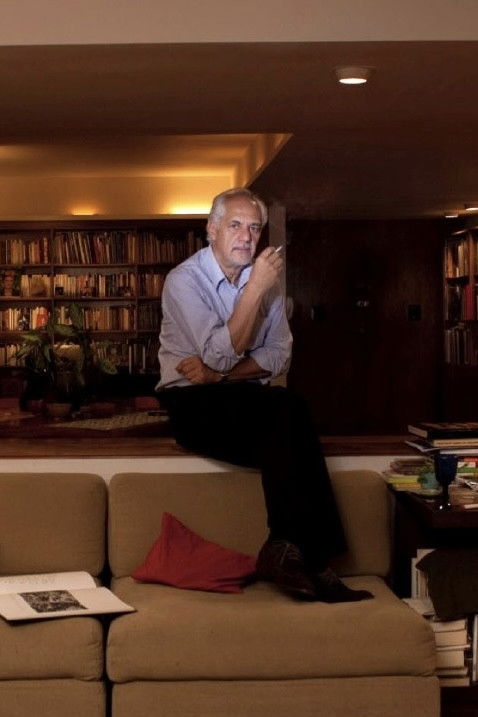 Leonardo Henríquez backdrop