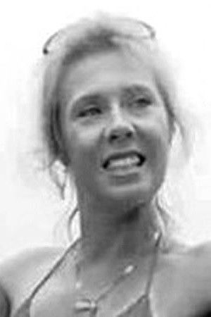 Marília Naue backdrop