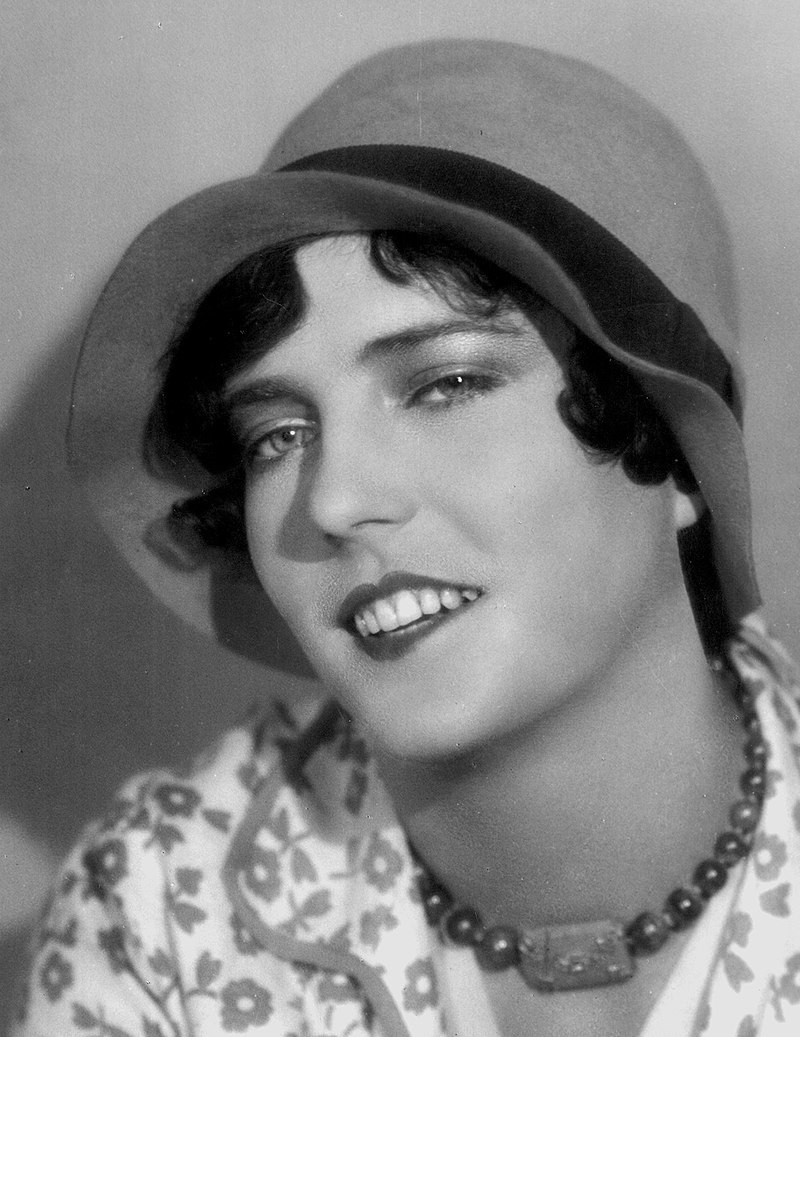 Pepi Lederer backdrop