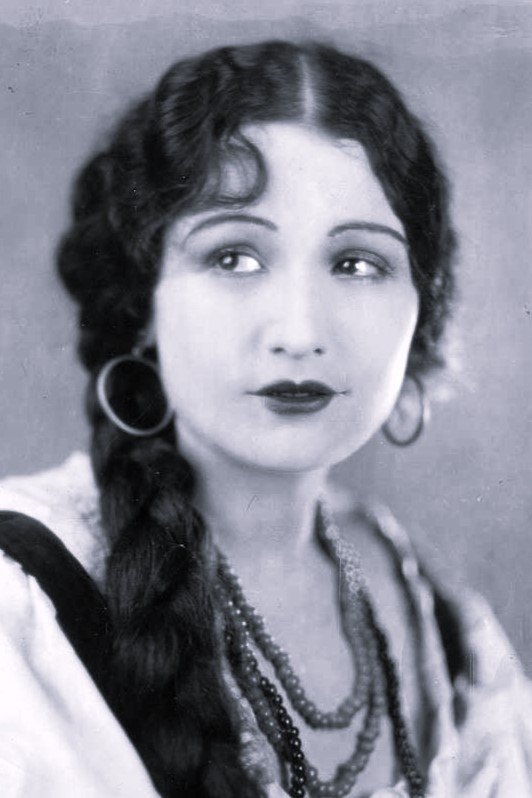 Claire de Lorez backdrop