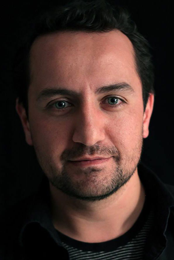 Alfredo León León backdrop