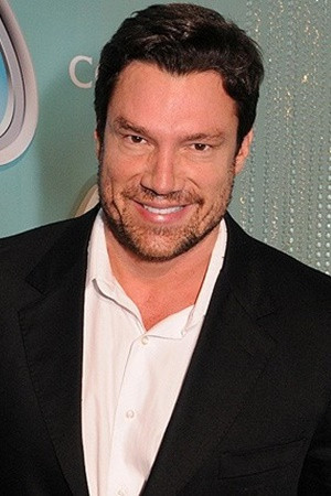 Ricardo Macchi backdrop