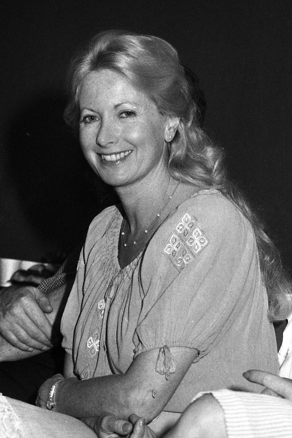 Aviva Marks backdrop