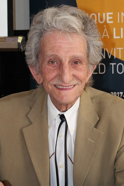 Pol Deranne backdrop