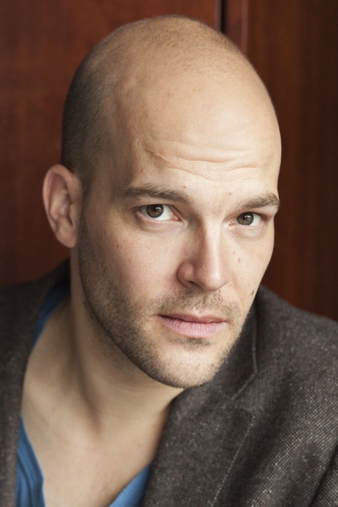 Felix Goeser backdrop