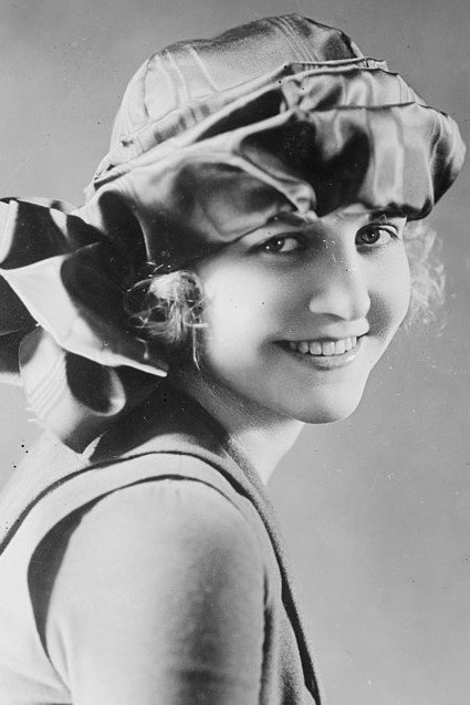 Virginia Lee backdrop