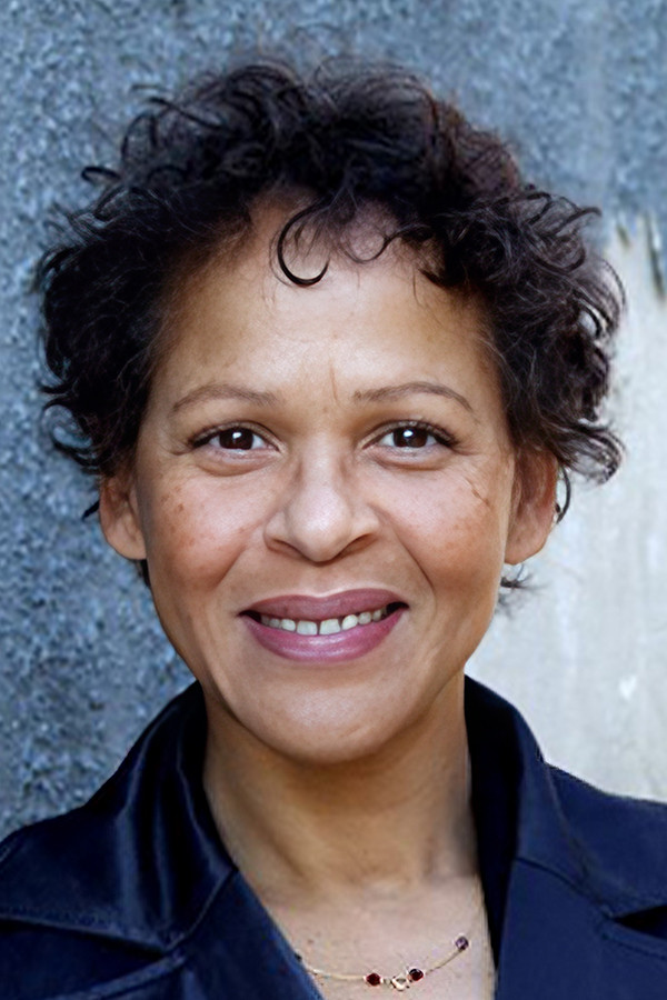 Nicole Dogué backdrop