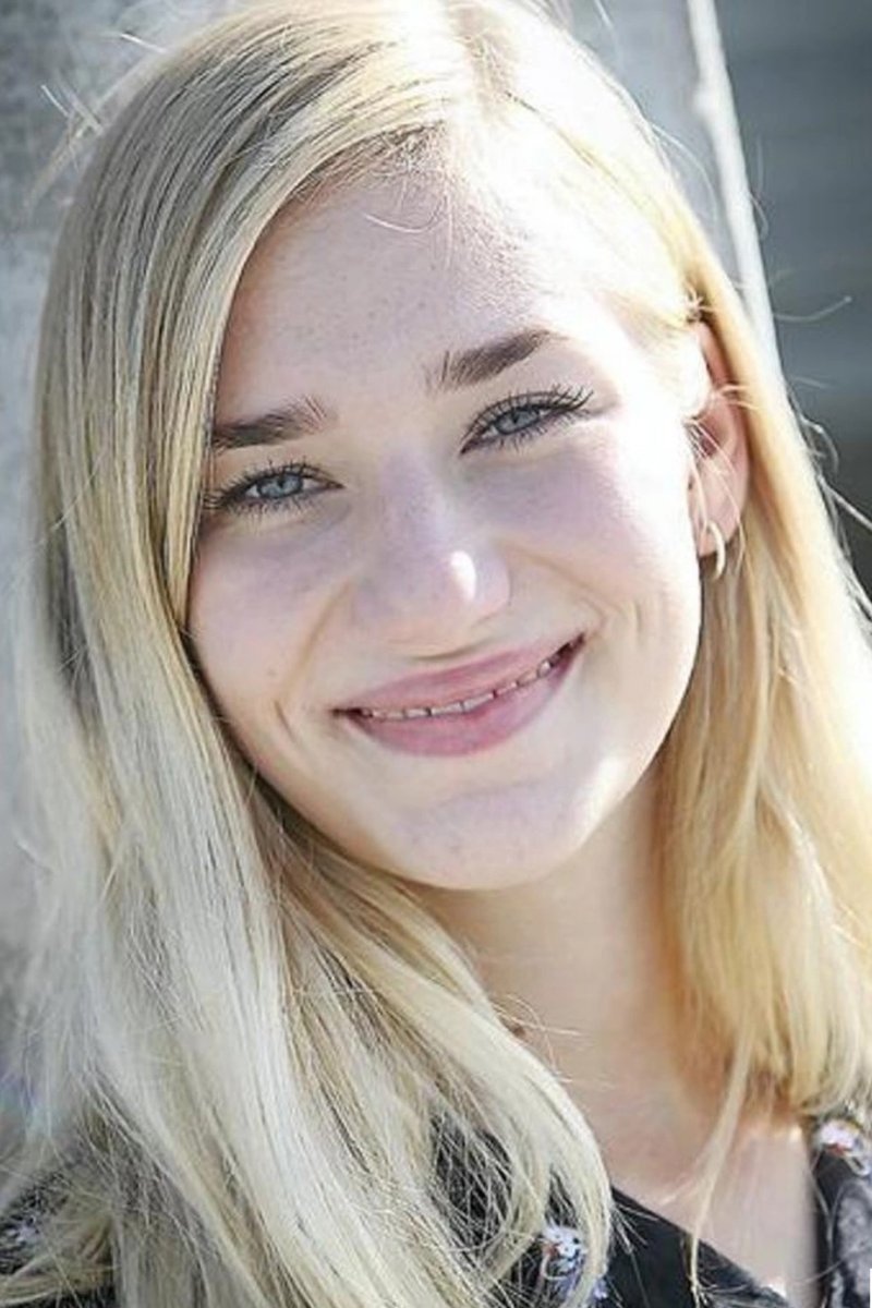 Marija Kordsen backdrop