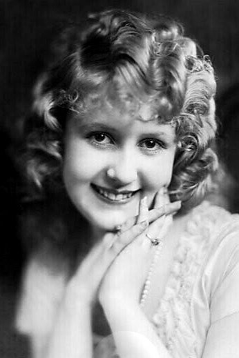 Clara Horton backdrop