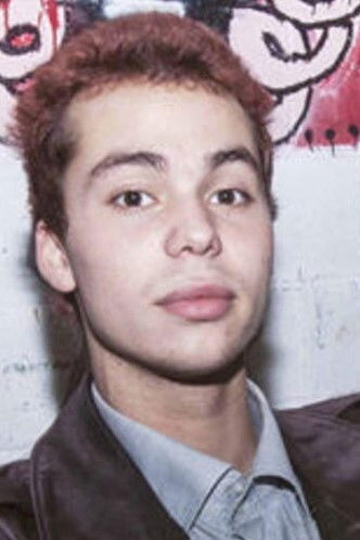 Hugo Behar-Thinieres backdrop