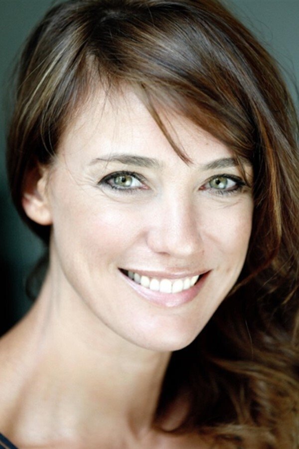 Emma Colberti backdrop