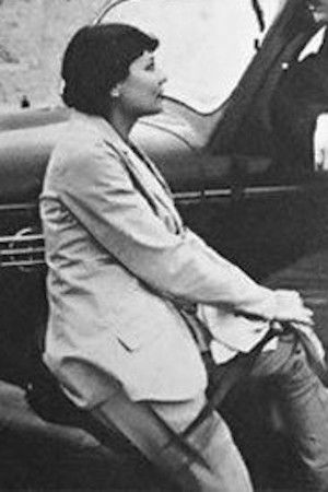 Hekmet Fahmy backdrop