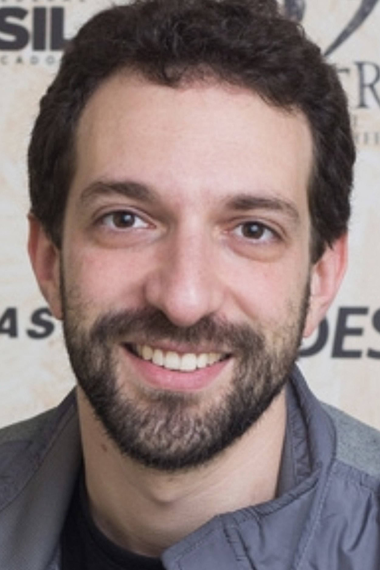 Eduardo Ades backdrop