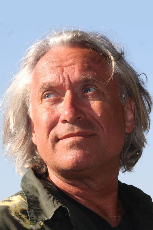 Wilfried Hauke backdrop