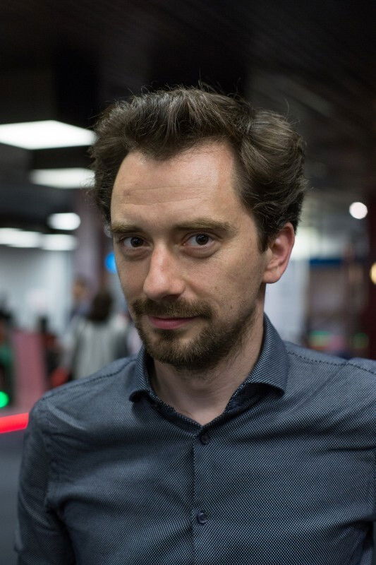 Johann Lurf backdrop