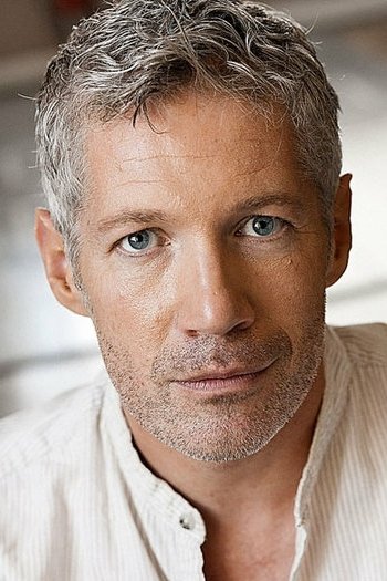 Jonathan Thomson backdrop