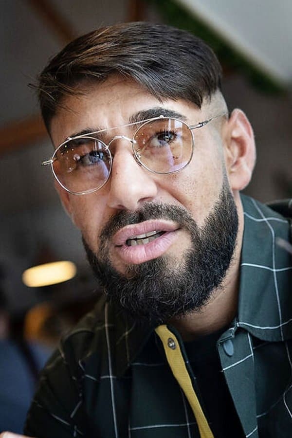 Ali Sivandi backdrop