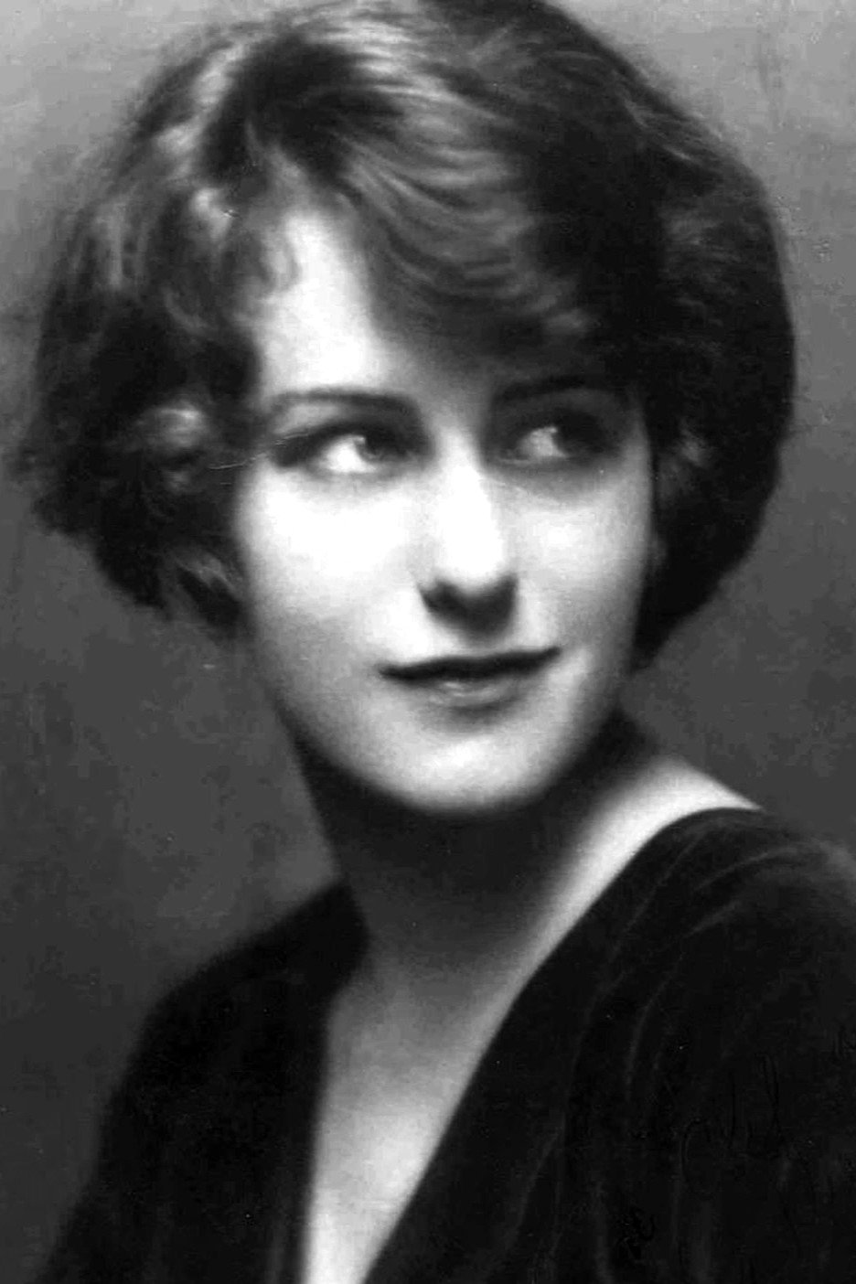 De Sacia Mooers backdrop