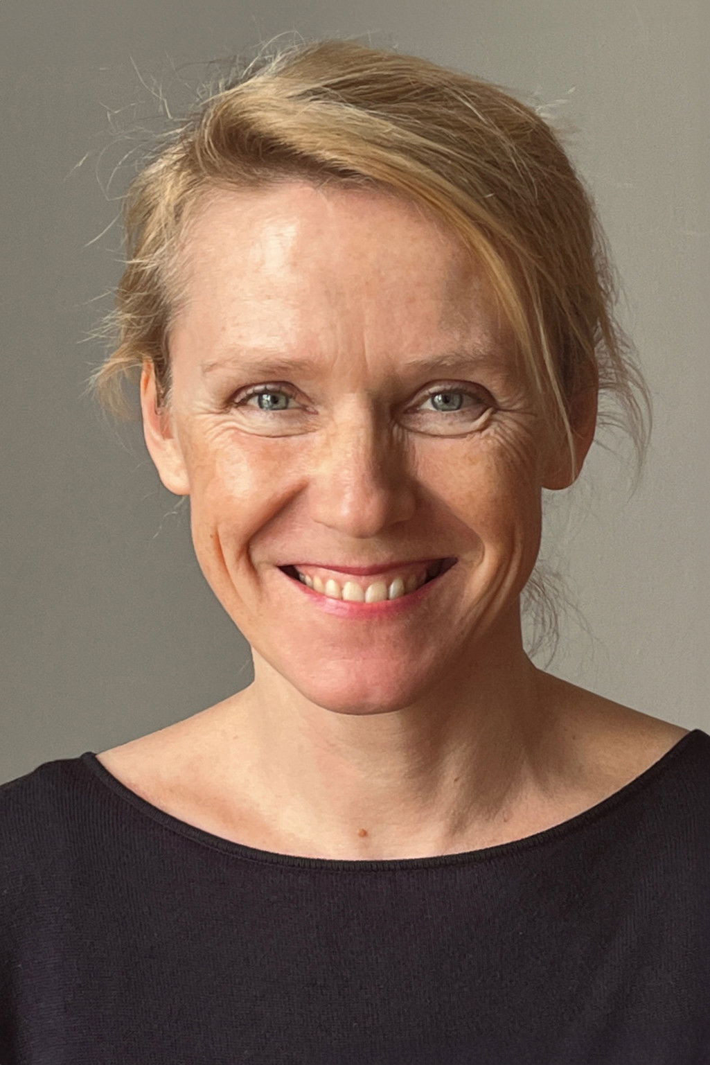 Barbora Milotová backdrop