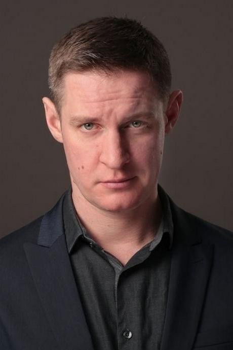 Bartosz Głogowski backdrop