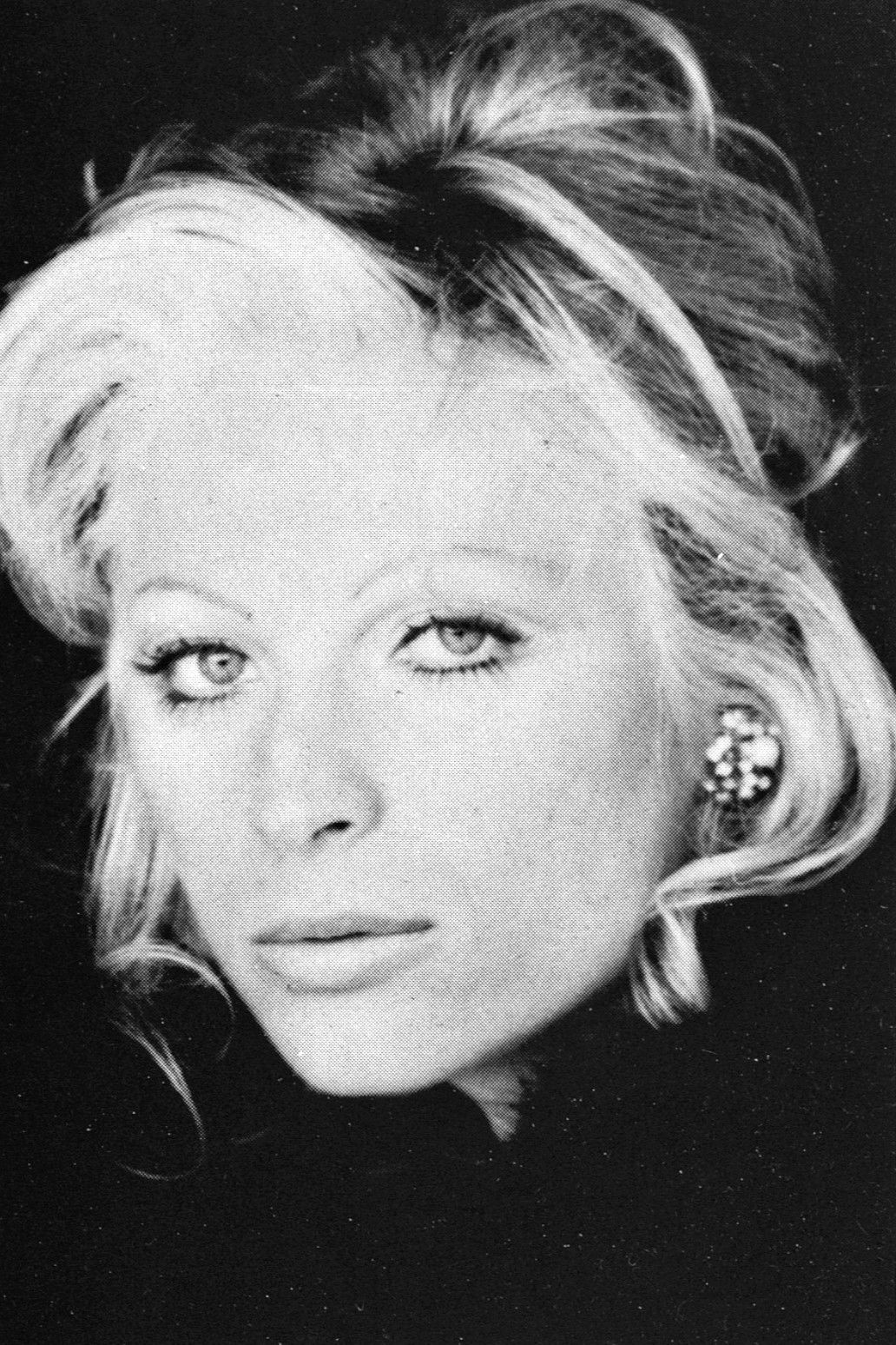 Jutta Simon backdrop