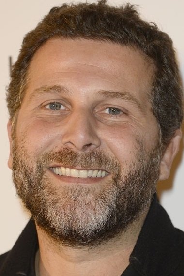 Arthur Benzaquen backdrop