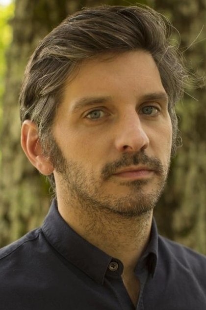 Amaury Ovise backdrop