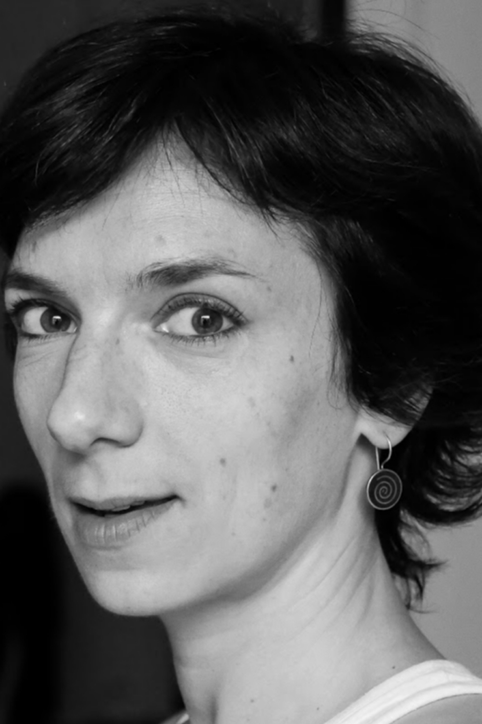 Cachou Kirsch backdrop