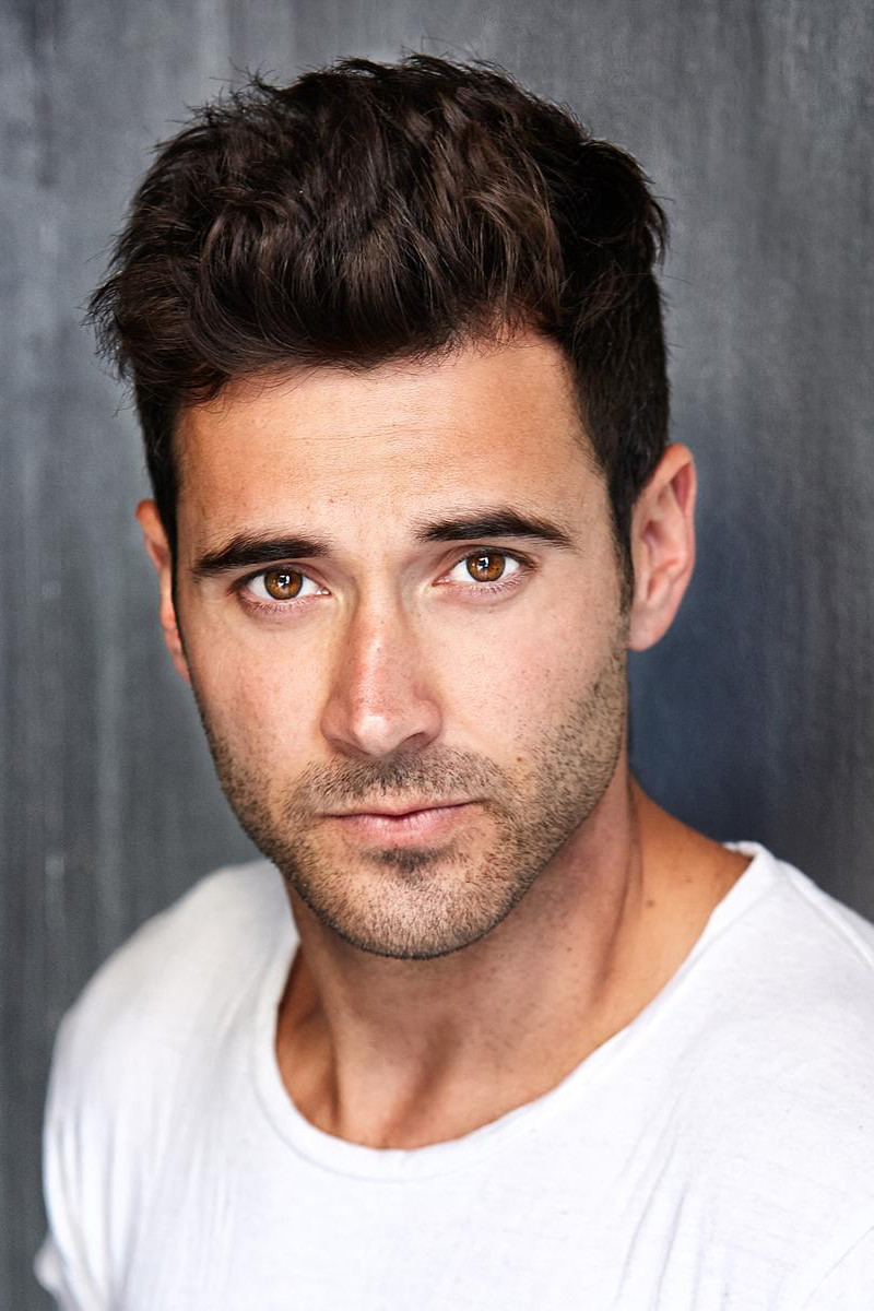 Leonidas Gulaptis → Leonidas Gulaptis backdrop