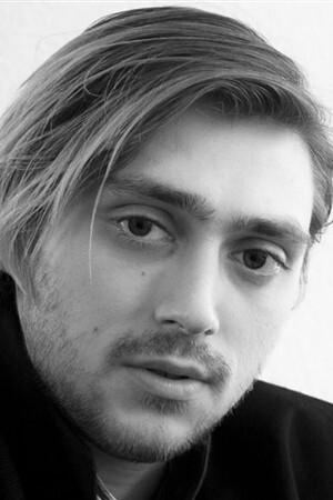 Nicolas Avinée backdrop