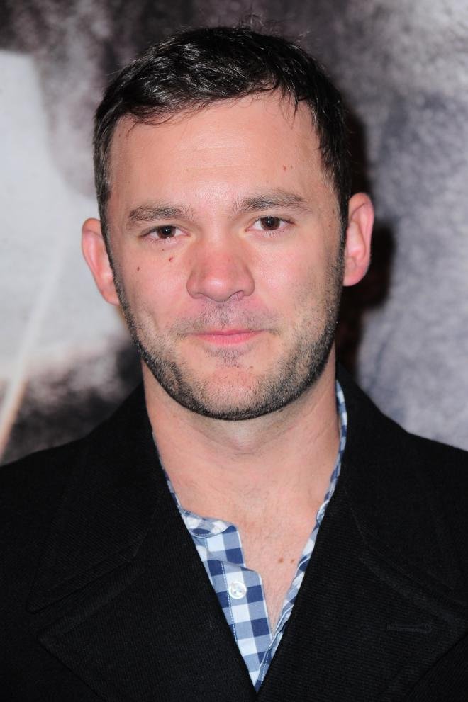 Austin Hébert backdrop