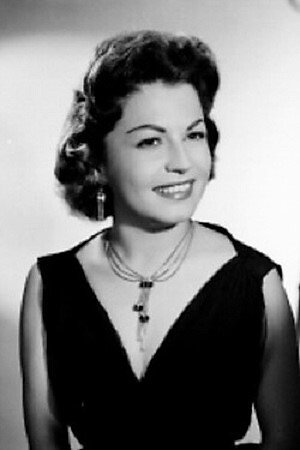 Mary López backdrop