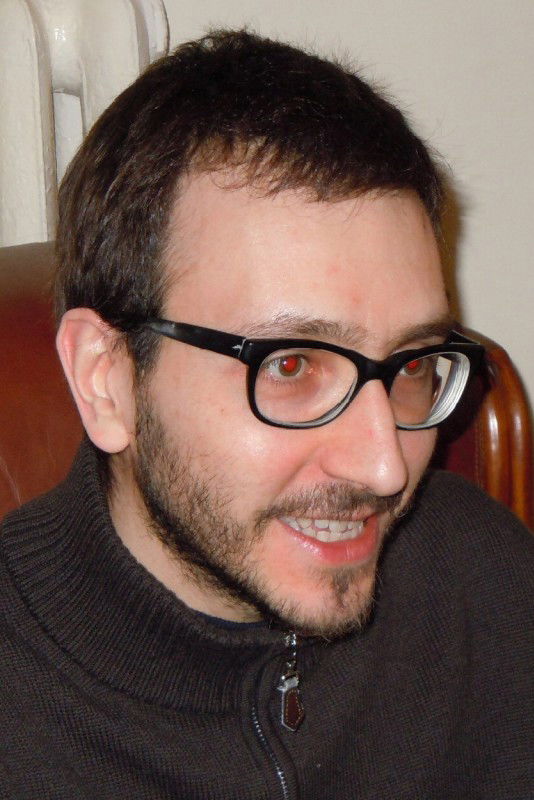 Astutillo Smeriglia backdrop