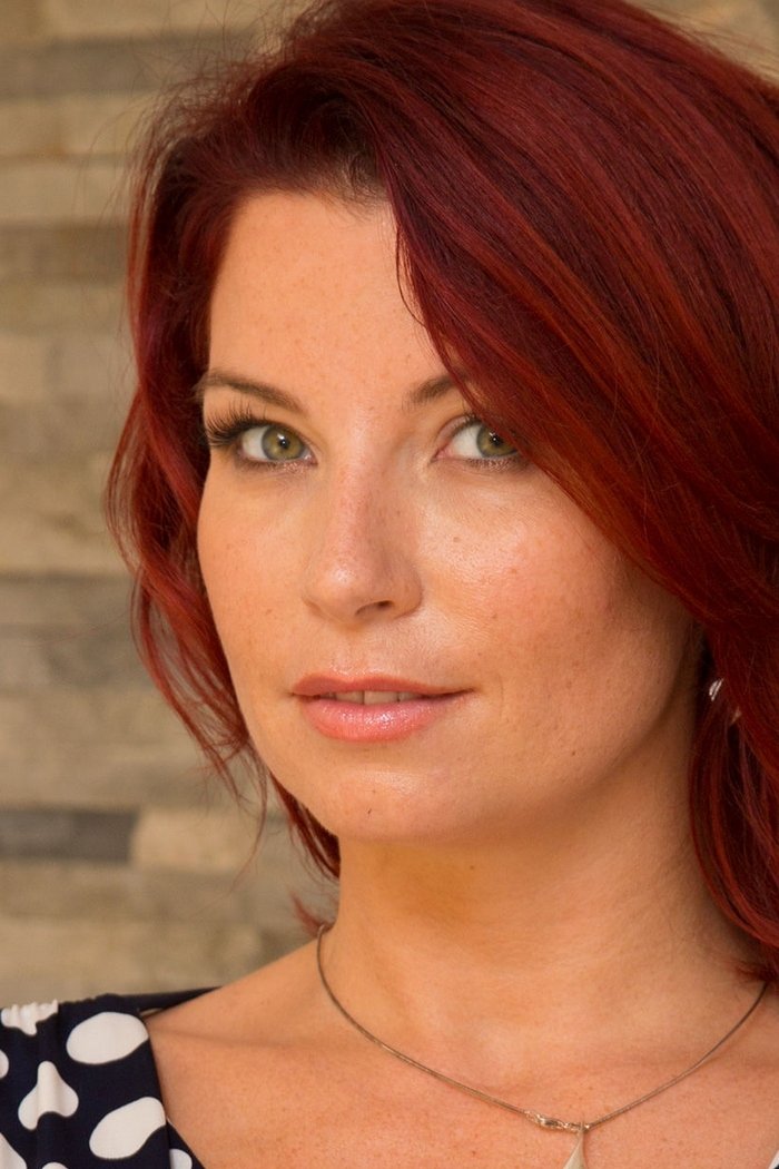 Julie Valmont backdrop