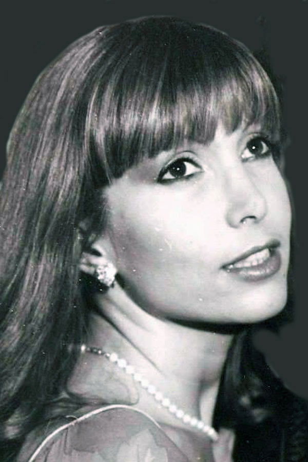 Silvia Arazi backdrop