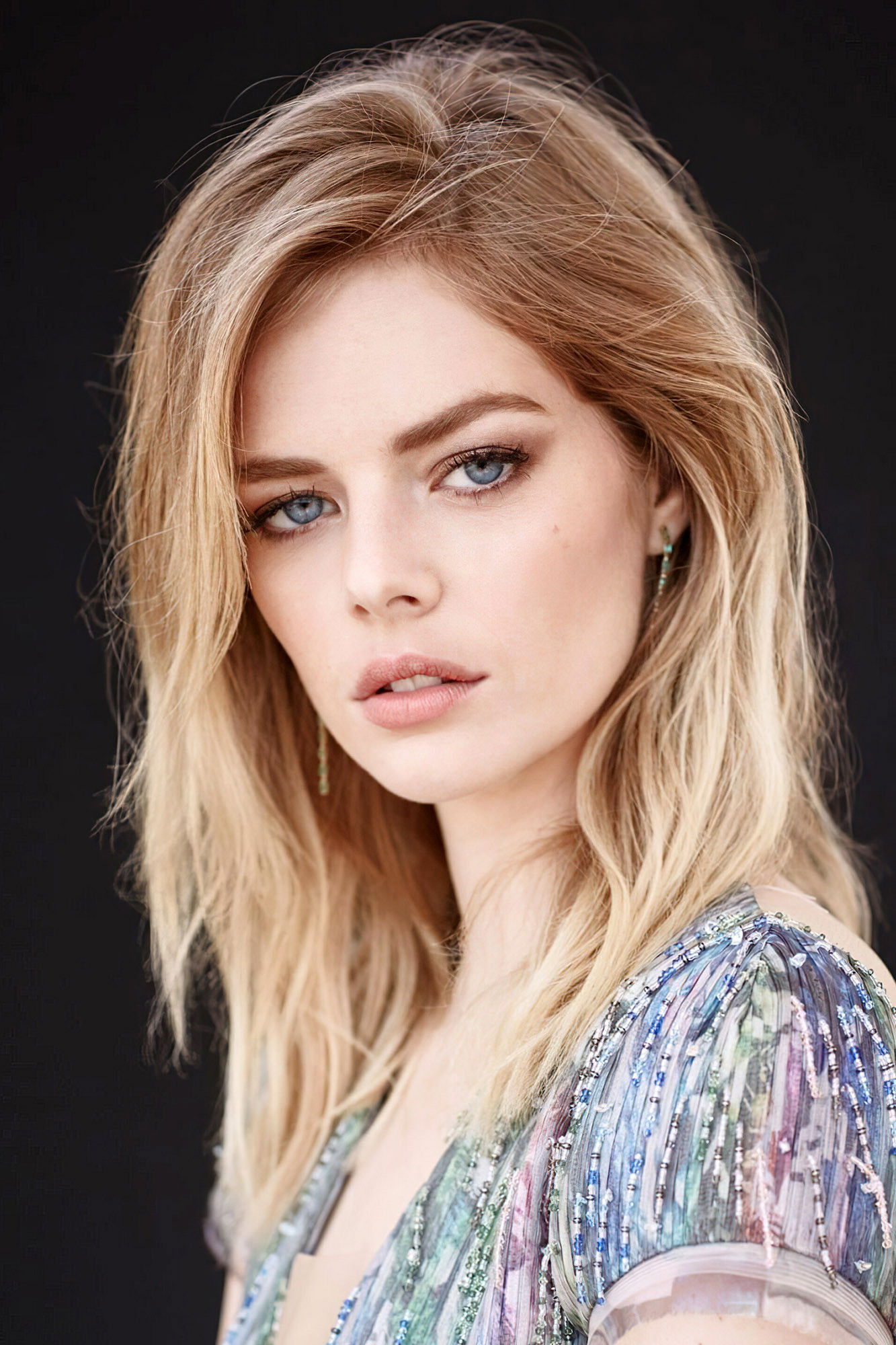 Samara Weaving backdrop