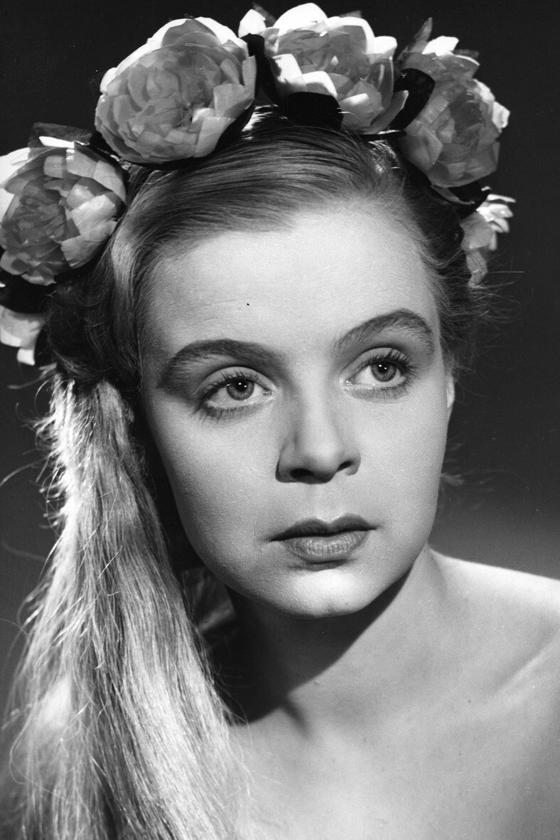 Aino-Maija Tikkanen backdrop