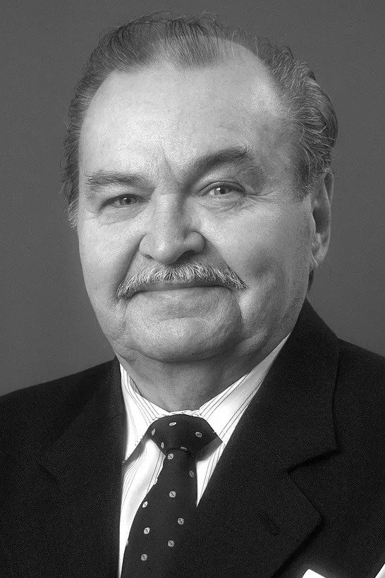 Kalju Karask backdrop