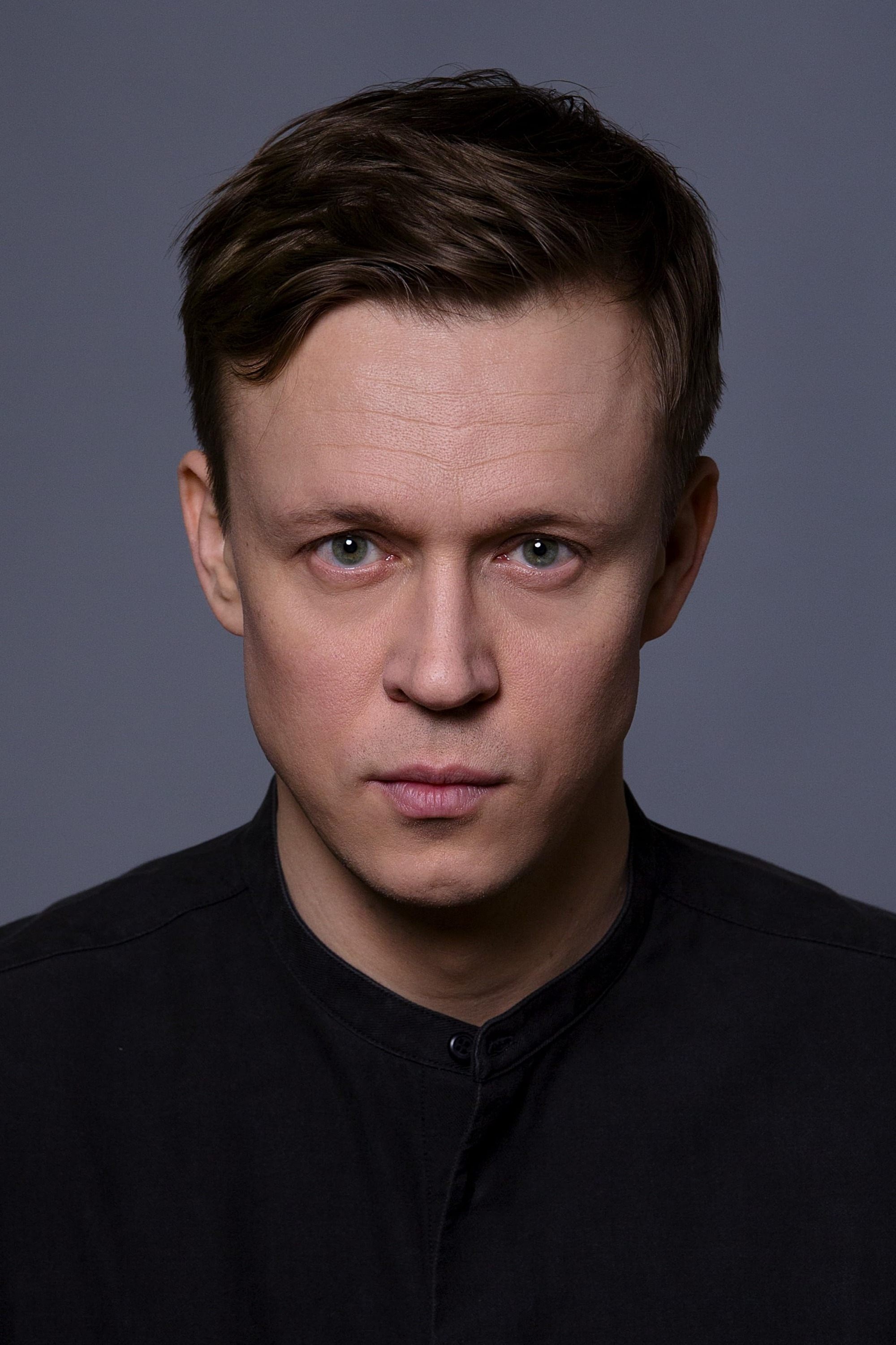 Sergo Vares backdrop